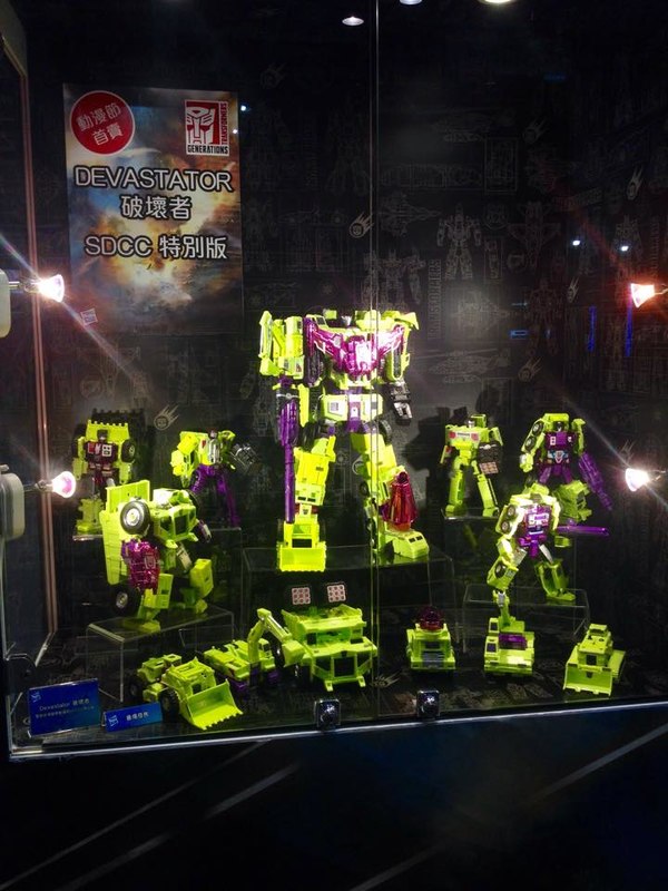 ACG 2015 Hasbro Transformers Dsiplay New Dinobots, MP, Combiner Wars, Oritoy Preview, More  (3 of 43)
